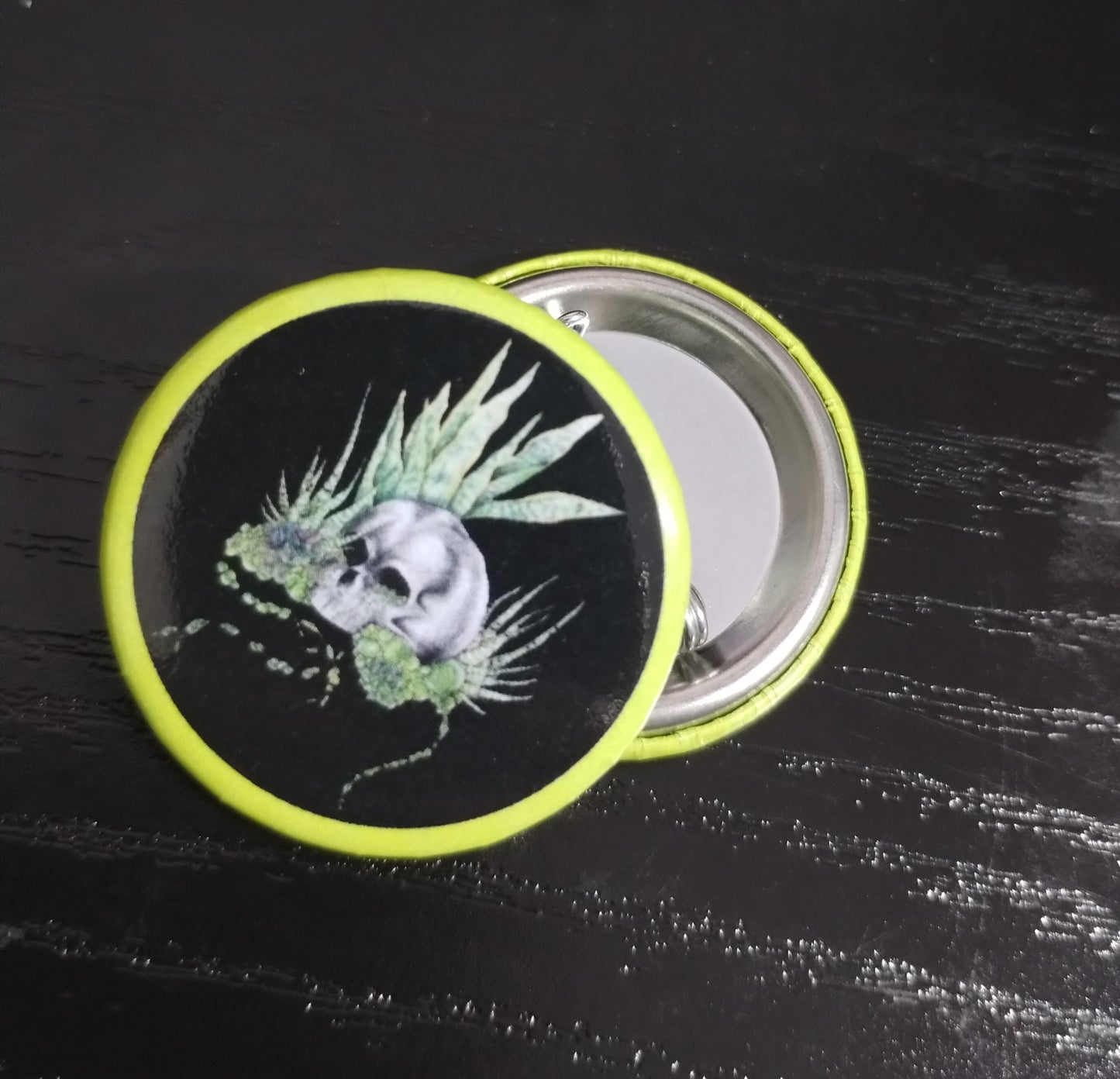 Skulls and Pearls Button Pin -Black & Green