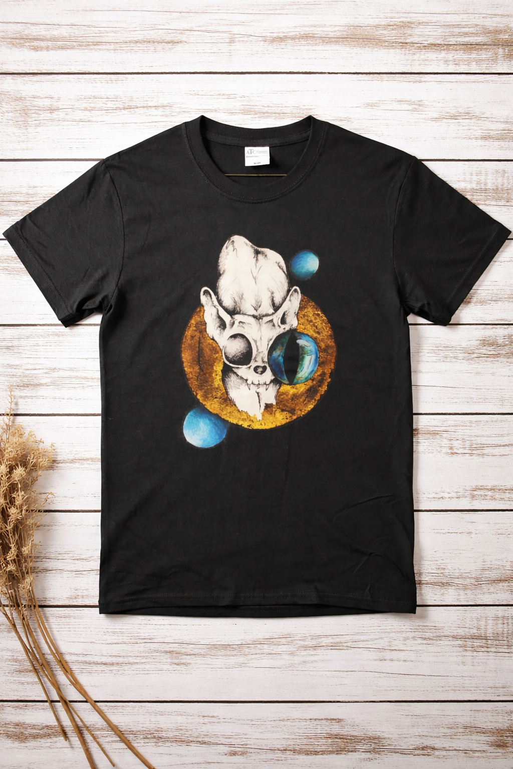 Unisex T-Shirt- Creepy Cat Eye