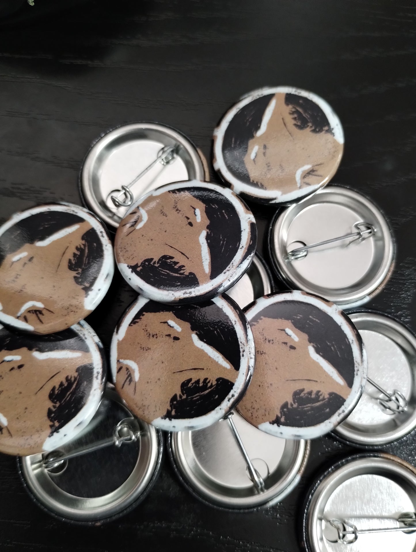 Raven Button Pin -Gold
